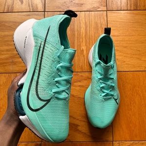 Women’s Nike Air Zoom Tempo NEXT% Flyknit Hyper Turquoise